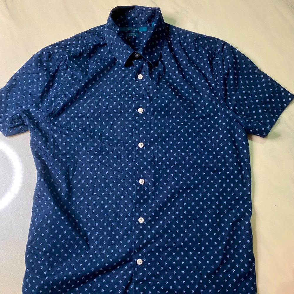 PERRY ELLIS CASUAL BUTTON DOWN SHIRT
